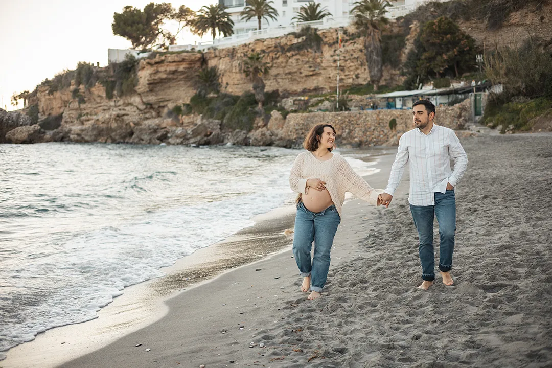 Beautiful maternity photoshoot on the beach. Pregnancy photography in Costa del Sol, Spain.